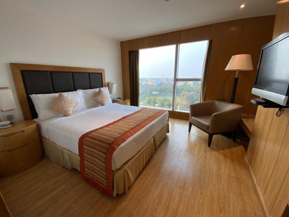 Svelte Delhi, A Member Of Radisson Individuals Otel Yeni Delhi Dış mekan fotoğraf