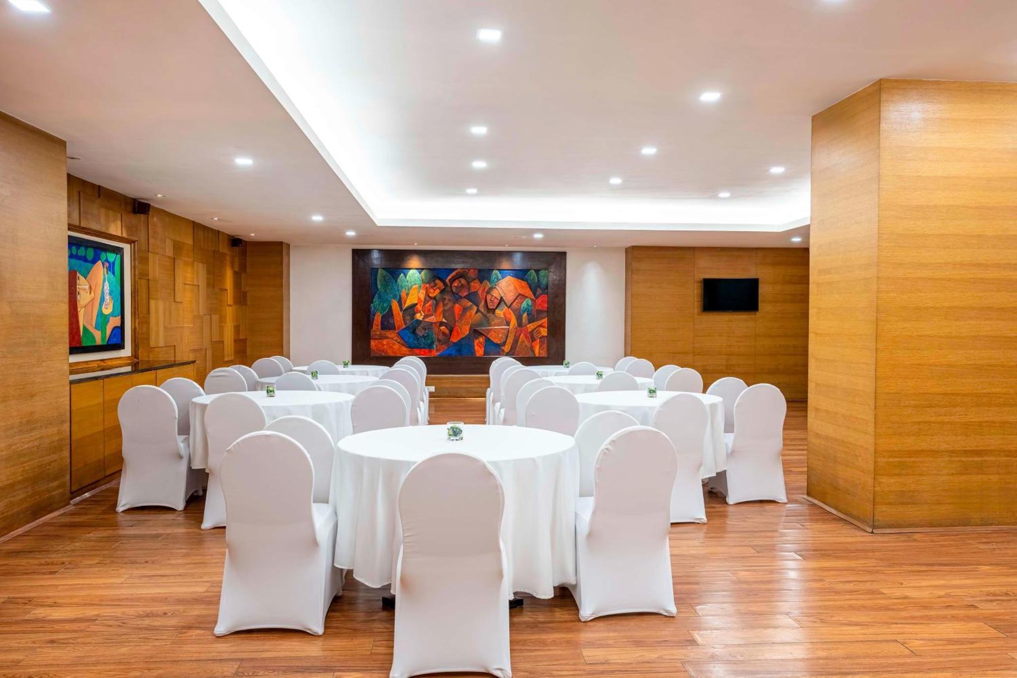 Svelte Delhi, A Member Of Radisson Individuals Otel Yeni Delhi Dış mekan fotoğraf