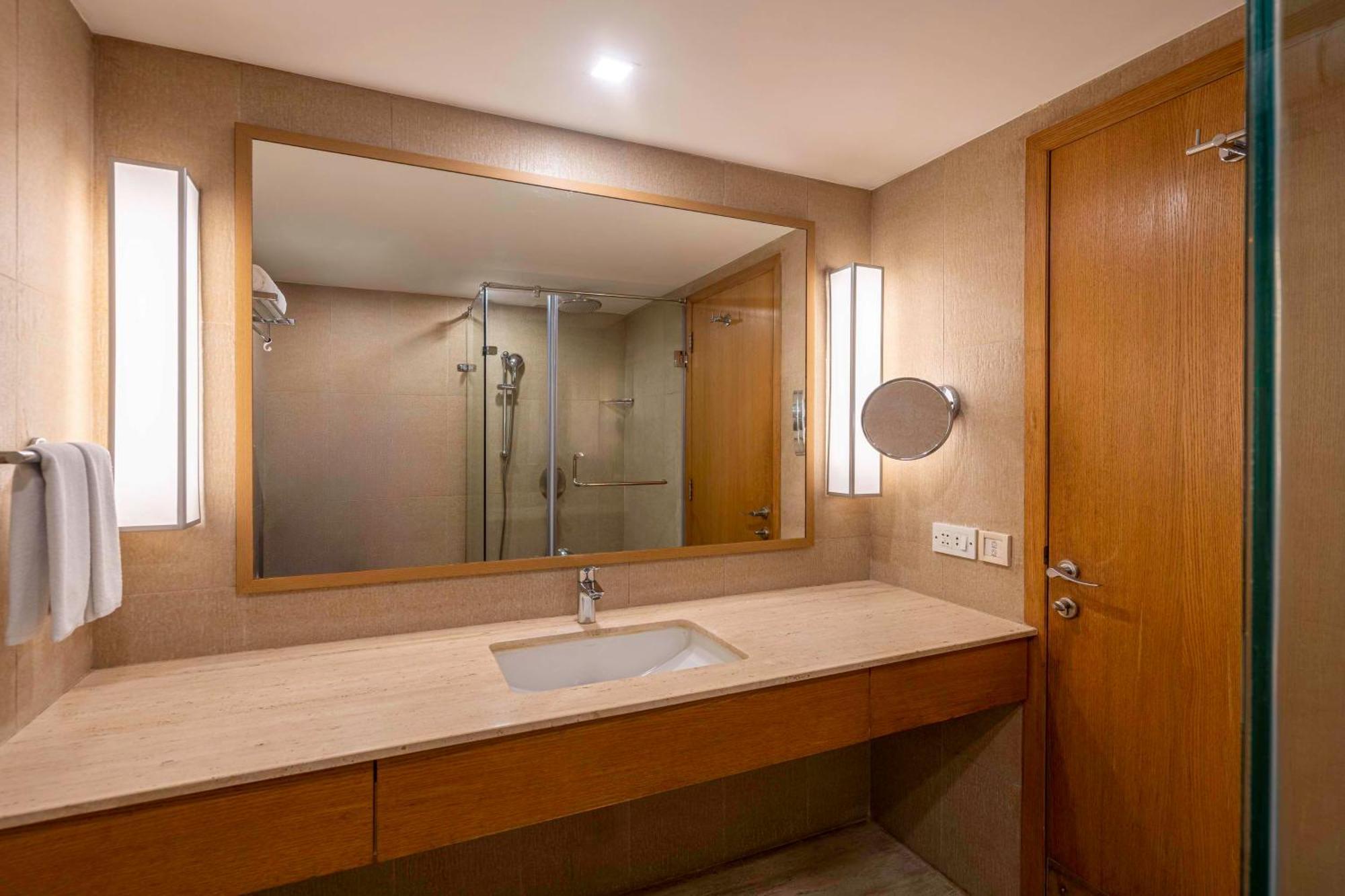 Svelte Delhi, A Member Of Radisson Individuals Otel Yeni Delhi Dış mekan fotoğraf