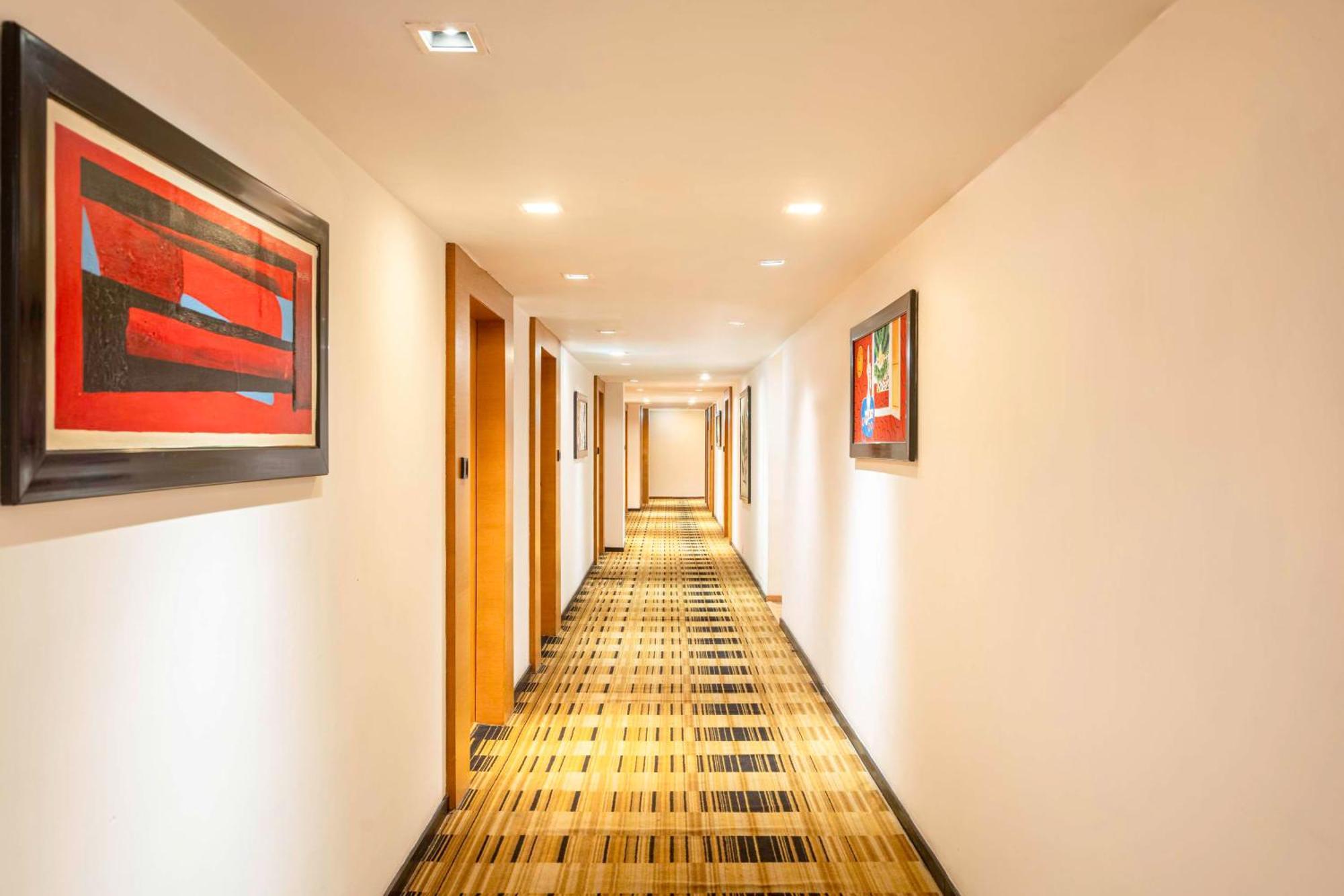 Svelte Delhi, A Member Of Radisson Individuals Otel Yeni Delhi Dış mekan fotoğraf