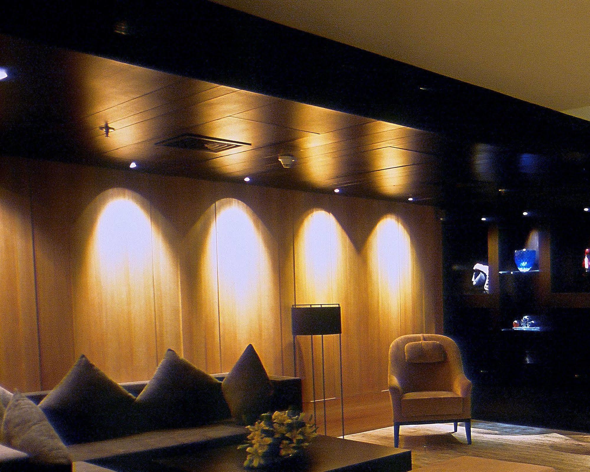 Svelte Delhi, A Member Of Radisson Individuals Otel Yeni Delhi Dış mekan fotoğraf