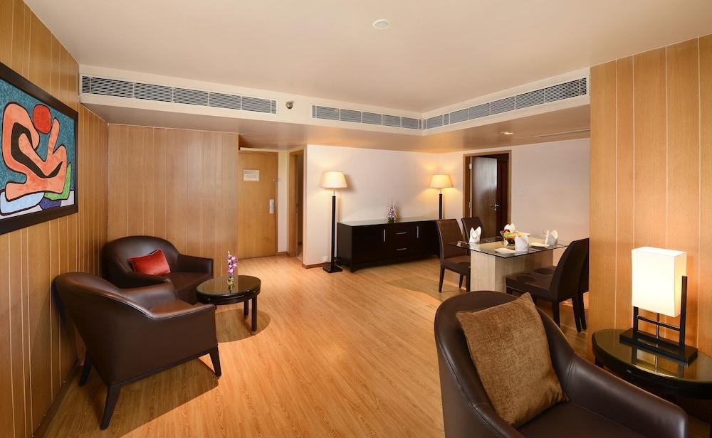 Svelte Delhi, A Member Of Radisson Individuals Otel Yeni Delhi Dış mekan fotoğraf